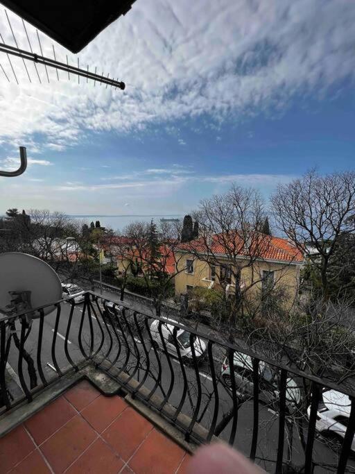 Apartment Alessio - Sea View Rijeka Bagian luar foto