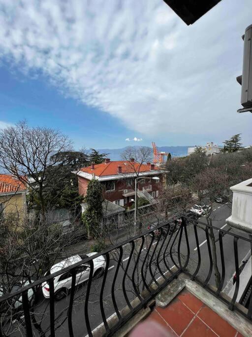 Apartment Alessio - Sea View Rijeka Bagian luar foto
